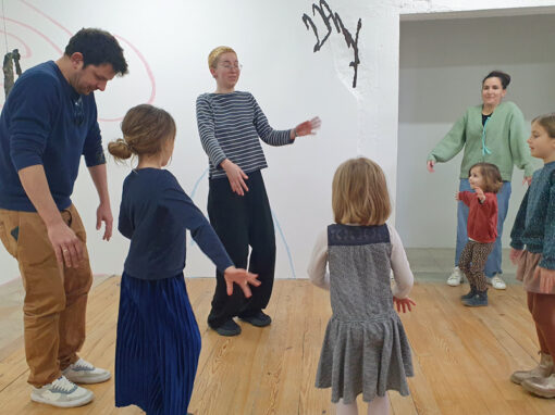 « Visite dansée » en famille, avec Inès Perron